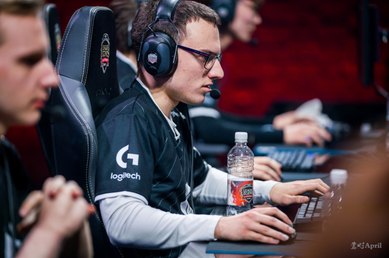 包含清晨摩纳哥调整名单以备欧超杯风云突变托特纳姆今夜豪取连胜，电竞国家队怒砍54分直接炸裂的词条