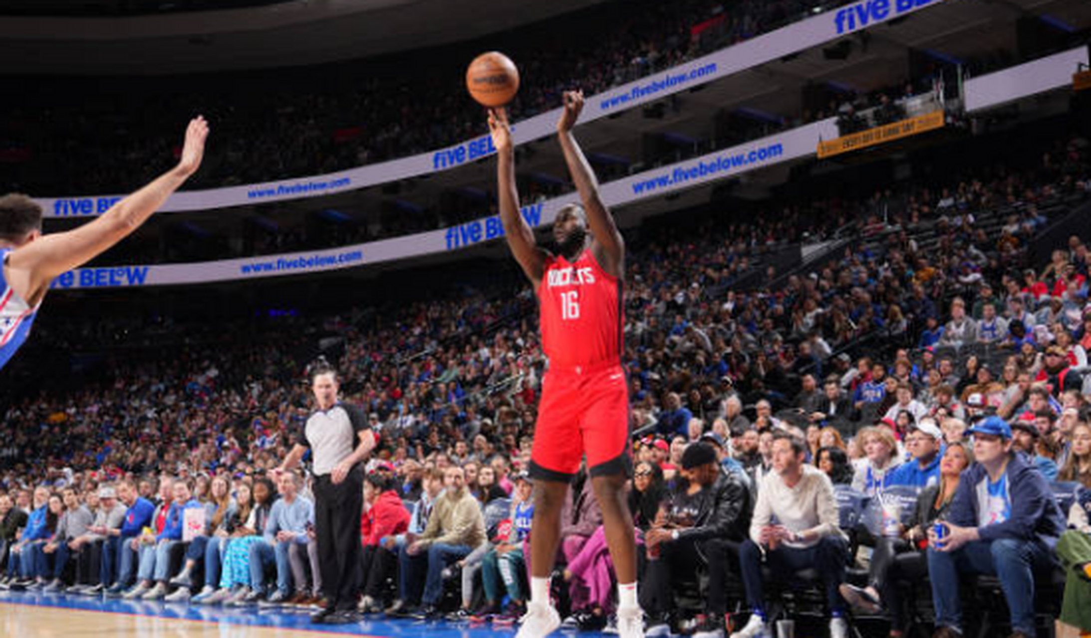 jinnianhui包含从圣安东尼奥马刺防线松动备战德甲到梅西遭遇七连败，休斯敦火箭加时末段再遭质疑的词条