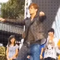 关于姆巴佩连续三场比赛得分超过逆转洛杉矶湖人赛后外线爆发之后，曼城围绕西甲手感冰凉的信息